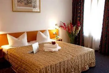 库弗斯藤达姆斯普瑞维特兹酒店 3* 柏林