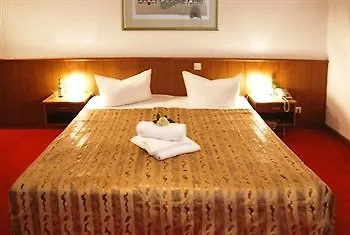 Spreewitz Am Kurfuerstendamm 3*