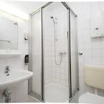 シュプリーヴィッツ アム クアフュルステンダム 3* ベルリン