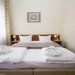 ホテル シュプリーヴィッツ アム クアフュルステンダム 3*