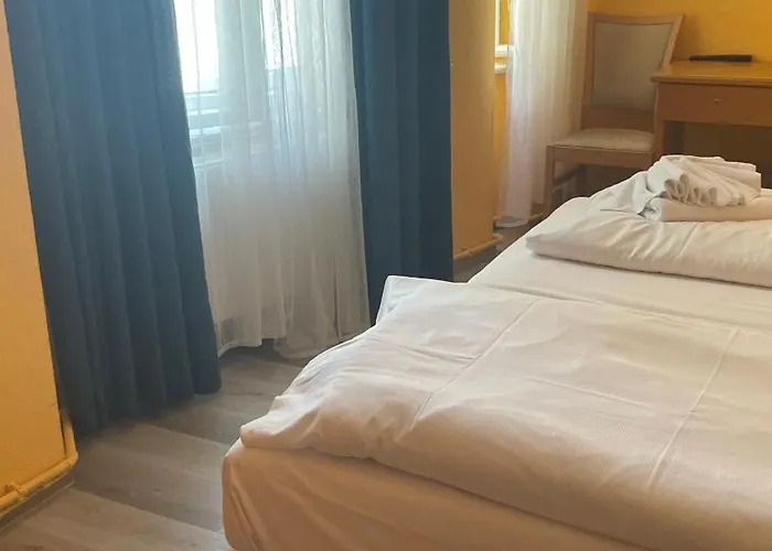 Spreewitz Am Kurfuerstendamm 3*