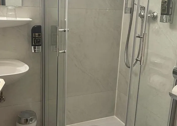 シュプリーヴィッツ アム クアフュルステンダム 3* ベルリン